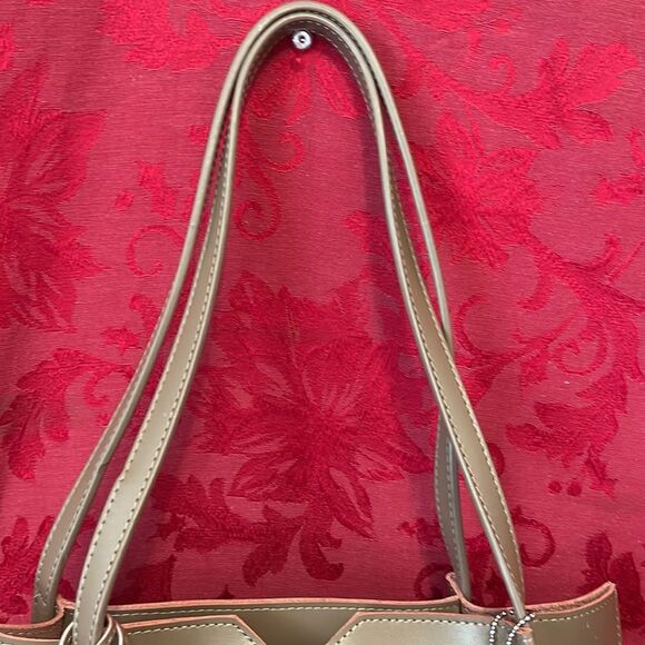 NWOT Montpellier Folds Leather Tote Bag Taupe - Picture 15 of 16